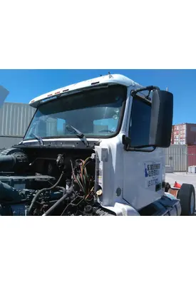 VOLVO VNM CAB
