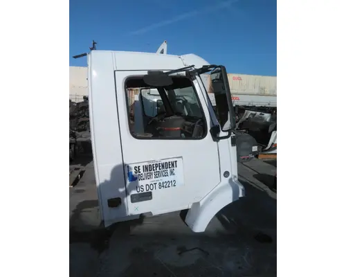 VOLVO VNM CAB