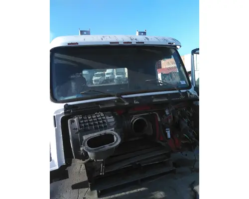 VOLVO VNM CAB