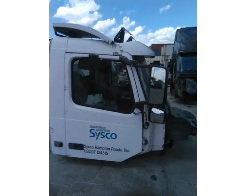 VOLVO VNM CAB