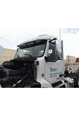 VOLVO VNM CAB