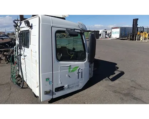 VOLVO VNM CAB