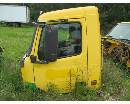 VOLVO VNM CAB