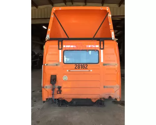 VOLVO VNM CAB