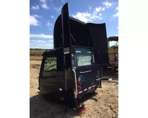 VOLVO VNM CAB