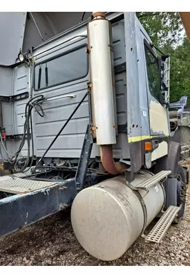 VOLVO VNM CAB