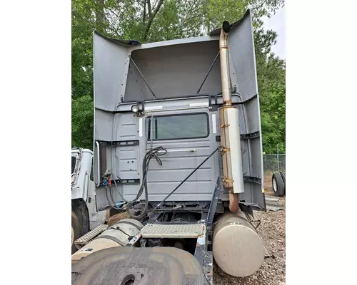 VOLVO VNM CAB