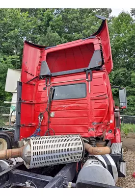 VOLVO VNM CAB