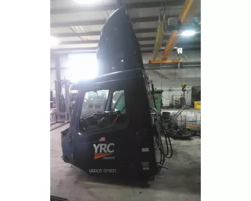 VOLVO VNM CAB