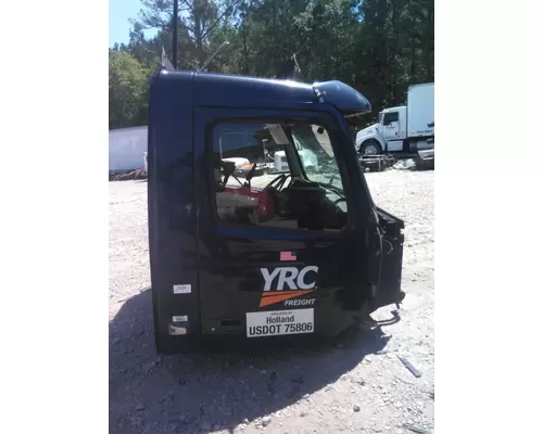 VOLVO VNM CAB