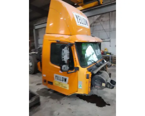 VOLVO VNM CAB