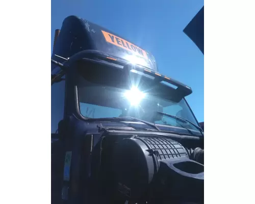 VOLVO VNM CAB