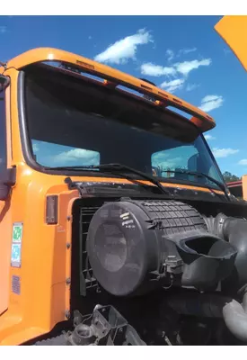 VOLVO VNM CAB