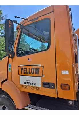 VOLVO VNM CAB