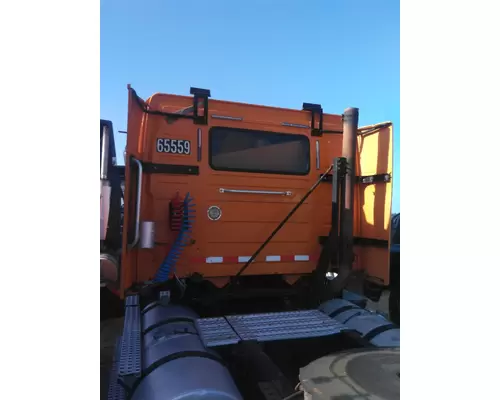 VOLVO VNM CAB