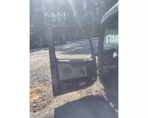 VOLVO VNM CAB