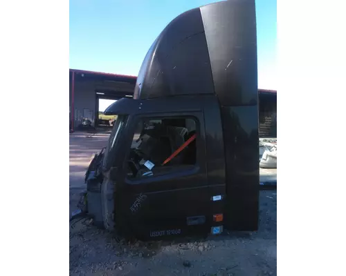 VOLVO VNM CAB