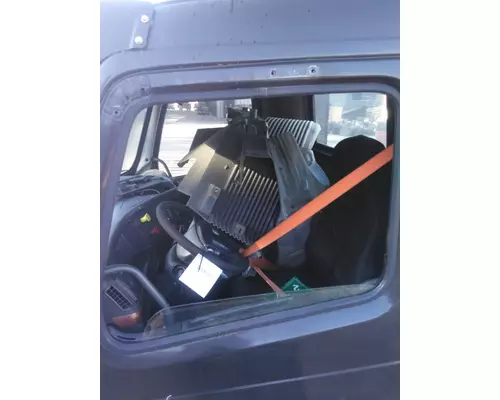 VOLVO VNM CAB