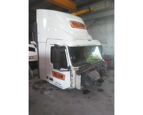 VOLVO VNM CAB