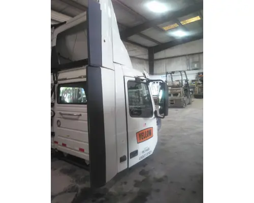 VOLVO VNM CAB