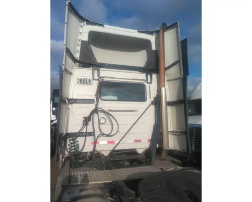 VOLVO VNM CAB