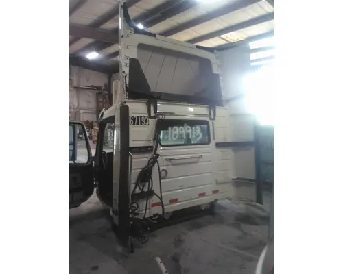 VOLVO VNM CAB