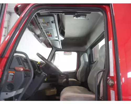 VOLVO VNM CAB