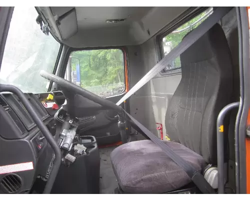 VOLVO VNM CAB