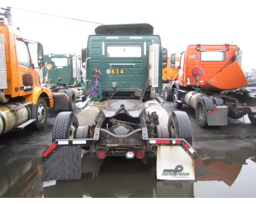 VOLVO VNM CAB