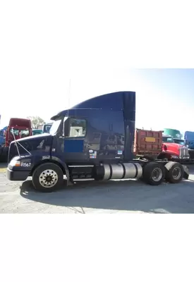 VOLVO VNM CAB