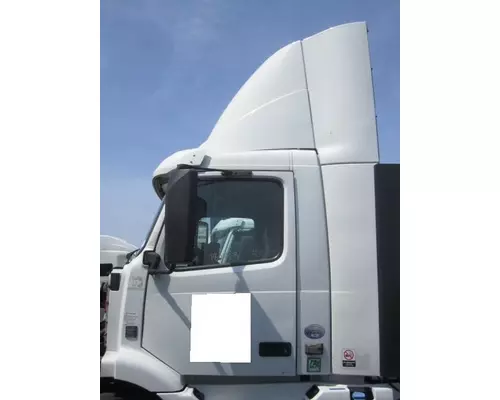 VOLVO VNM CAB