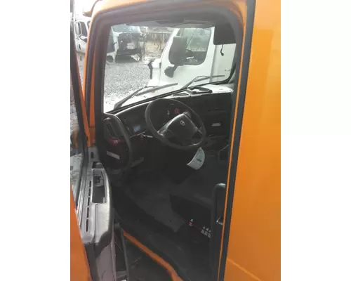 VOLVO VNM CAB