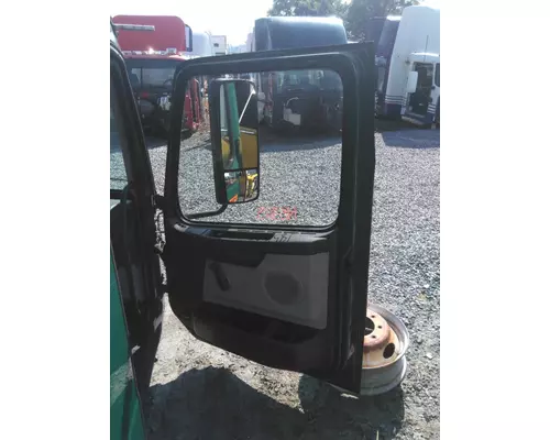 VOLVO VNM CAB