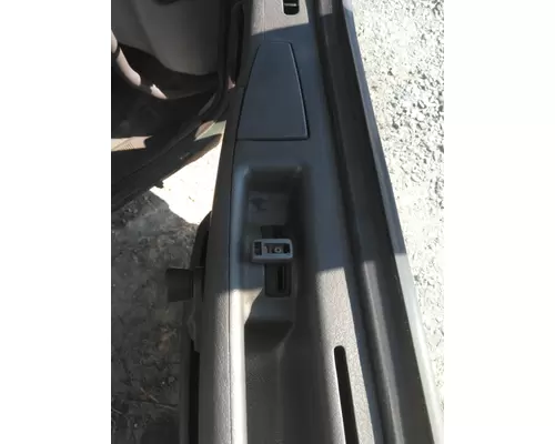 VOLVO VNM CAB