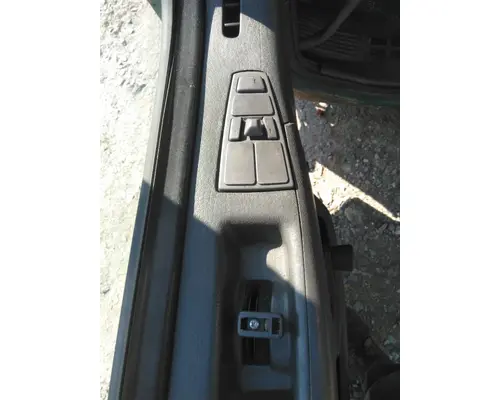 VOLVO VNM CAB
