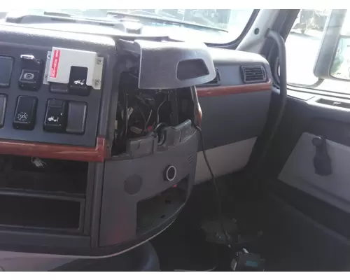 VOLVO VNM CAB