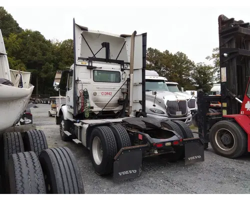 VOLVO VNM CAB