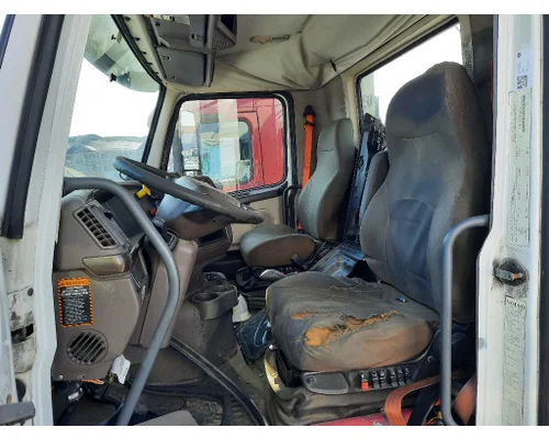 VOLVO VNM CAB
