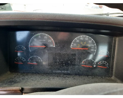 VOLVO VNM CAB