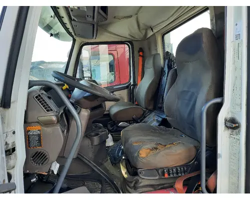 VOLVO VNM CAB