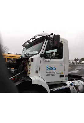 VOLVO VNM CAB