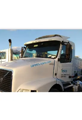 VOLVO VNM CAB