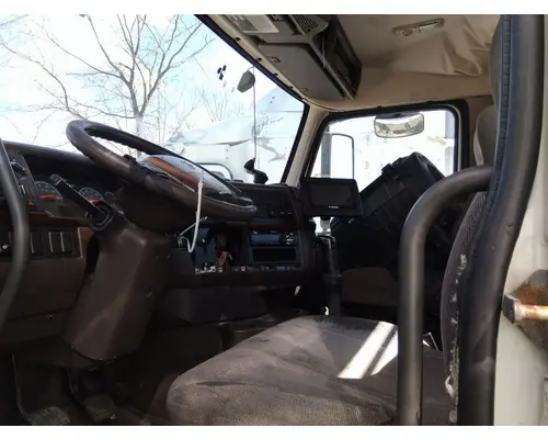 VOLVO VNM CAB