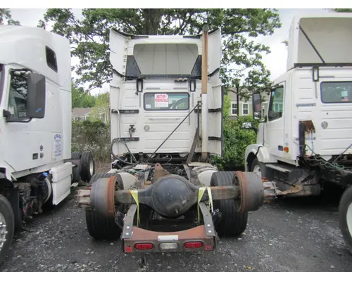 VOLVO VNM CAB