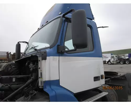 VOLVO VNM CAB