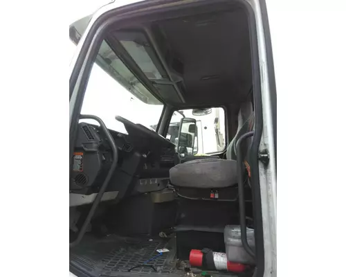 VOLVO VNM CAB