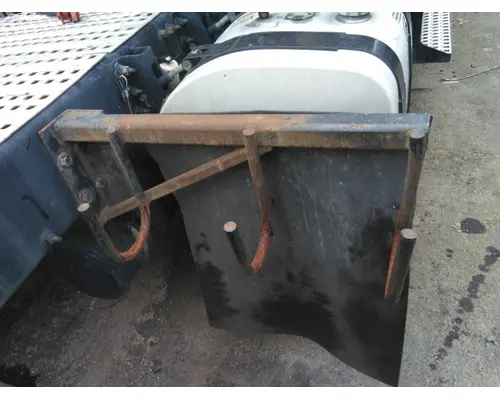 VOLVO VNM CHAIN HANGER