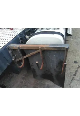 VOLVO VNM CHAIN HANGER