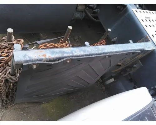 VOLVO VNM CHAIN HANGER