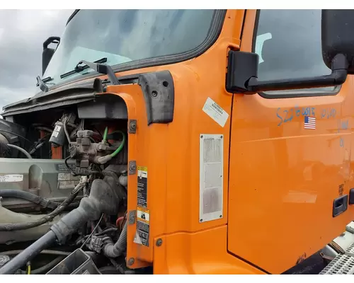 VOLVO VNM COWL